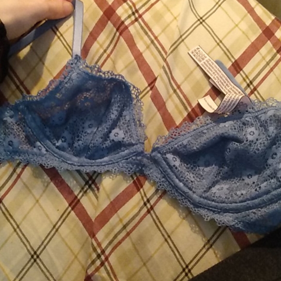 Bra lot - Picture 8 of 8